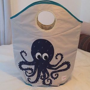 3 Sprouts Kids Laundry Hamper